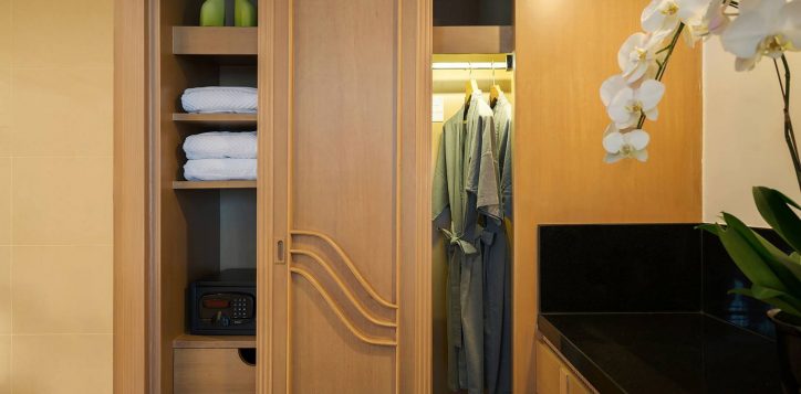 corner-suite-4-2-2