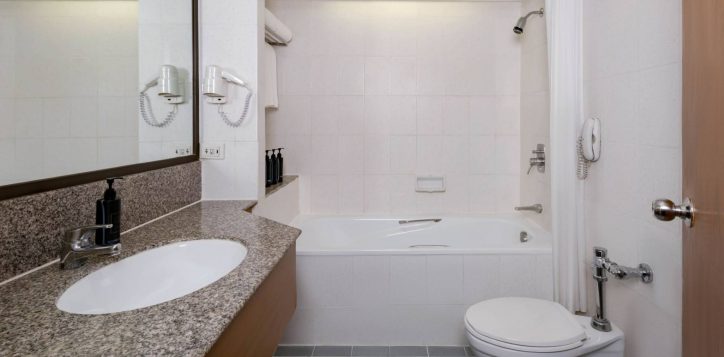 corner-suite-6-2-2
