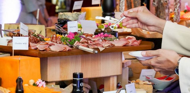 cheese-and-cheer-event-square-2