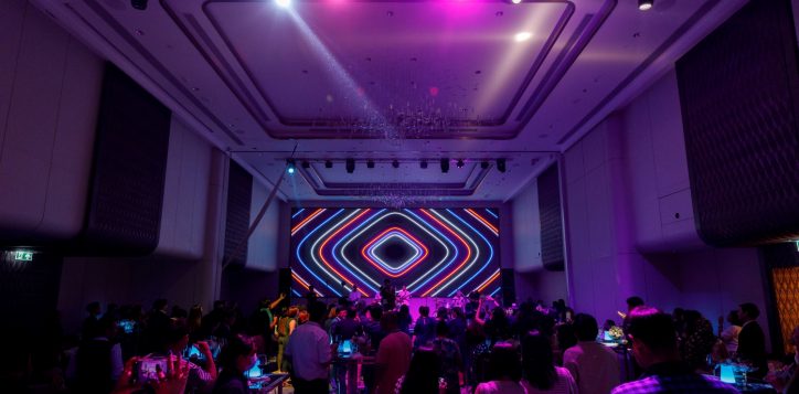 the-ultimate-social-experience-02-2